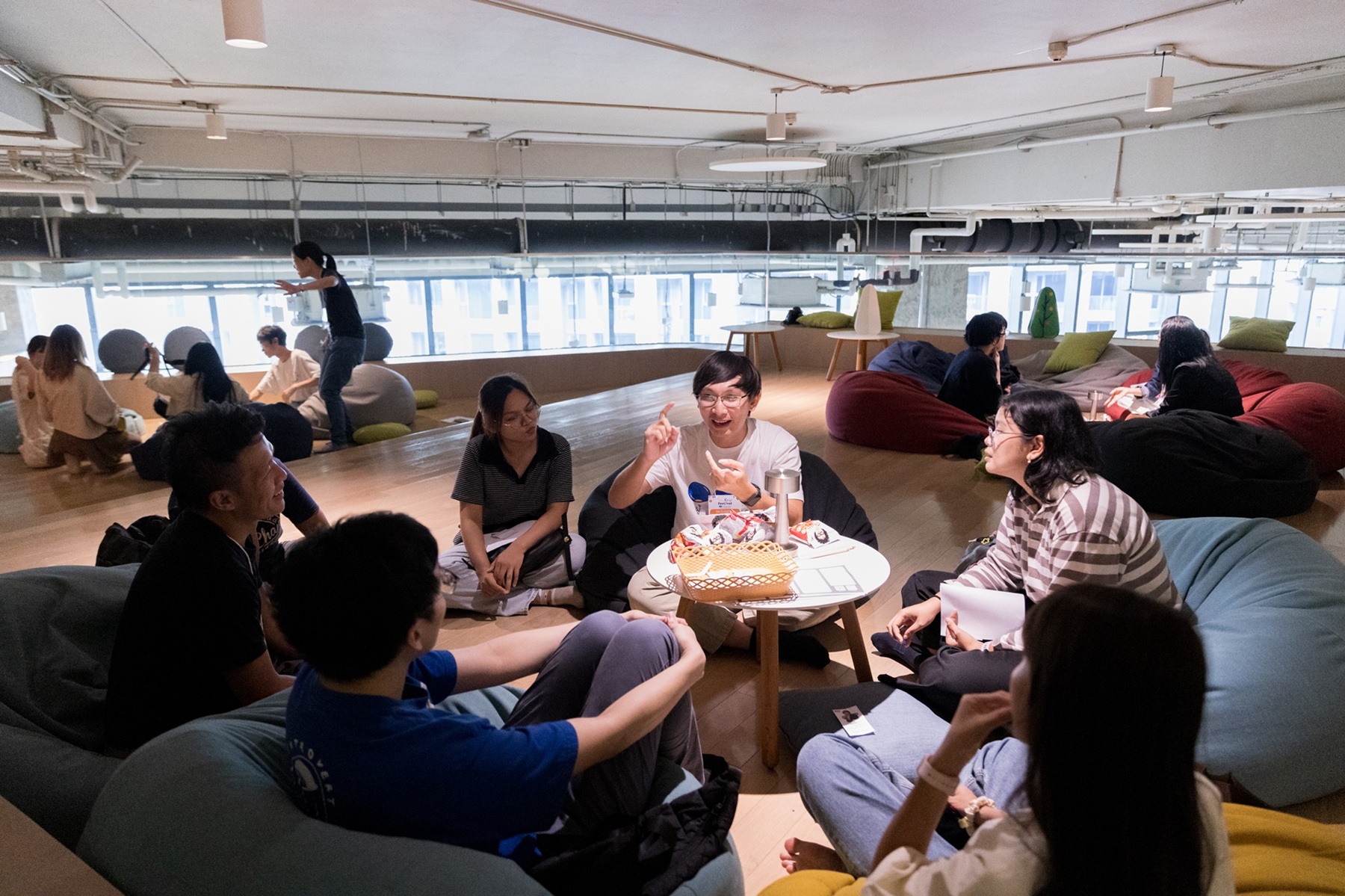10_Human Library
